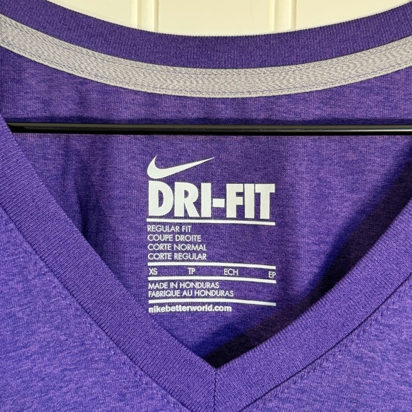 Nike Women's Dri-Fit Purple Lightweight Long Sleeve Athletic Top Size XS - Picture 4 of 8